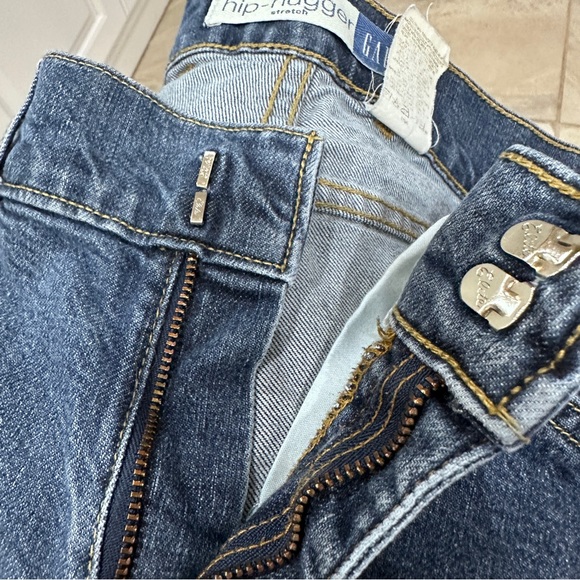 Gap Hip Huggers stretch women jeans size 8 Regular Medium wash hook zip closure - Picture 7 of 10